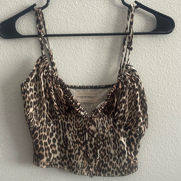 Urban Outfitters Tops - Urban Outfitters size small cheetah print cropped tank top